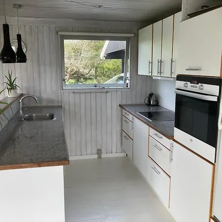 Sommerhuset -the House - Full House, 63 M2 W 2 Bed Rooms, 300 M From The Wonderful In Begtrup Vig * Knebel
