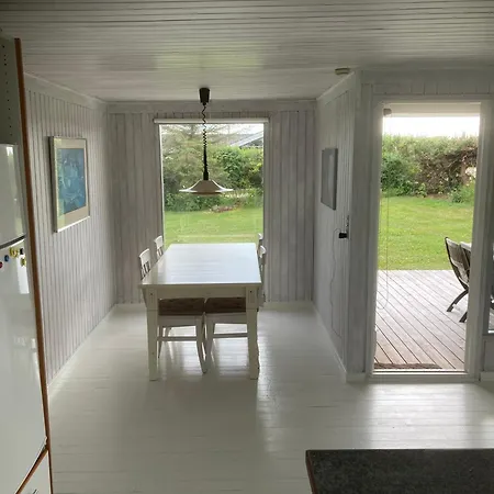 Дом отдыха Sommerhuset -the House - Full House, 63 M2 W 2 Bed Rooms, 300 M From The Wonderful In Begtrup Vig Knebel